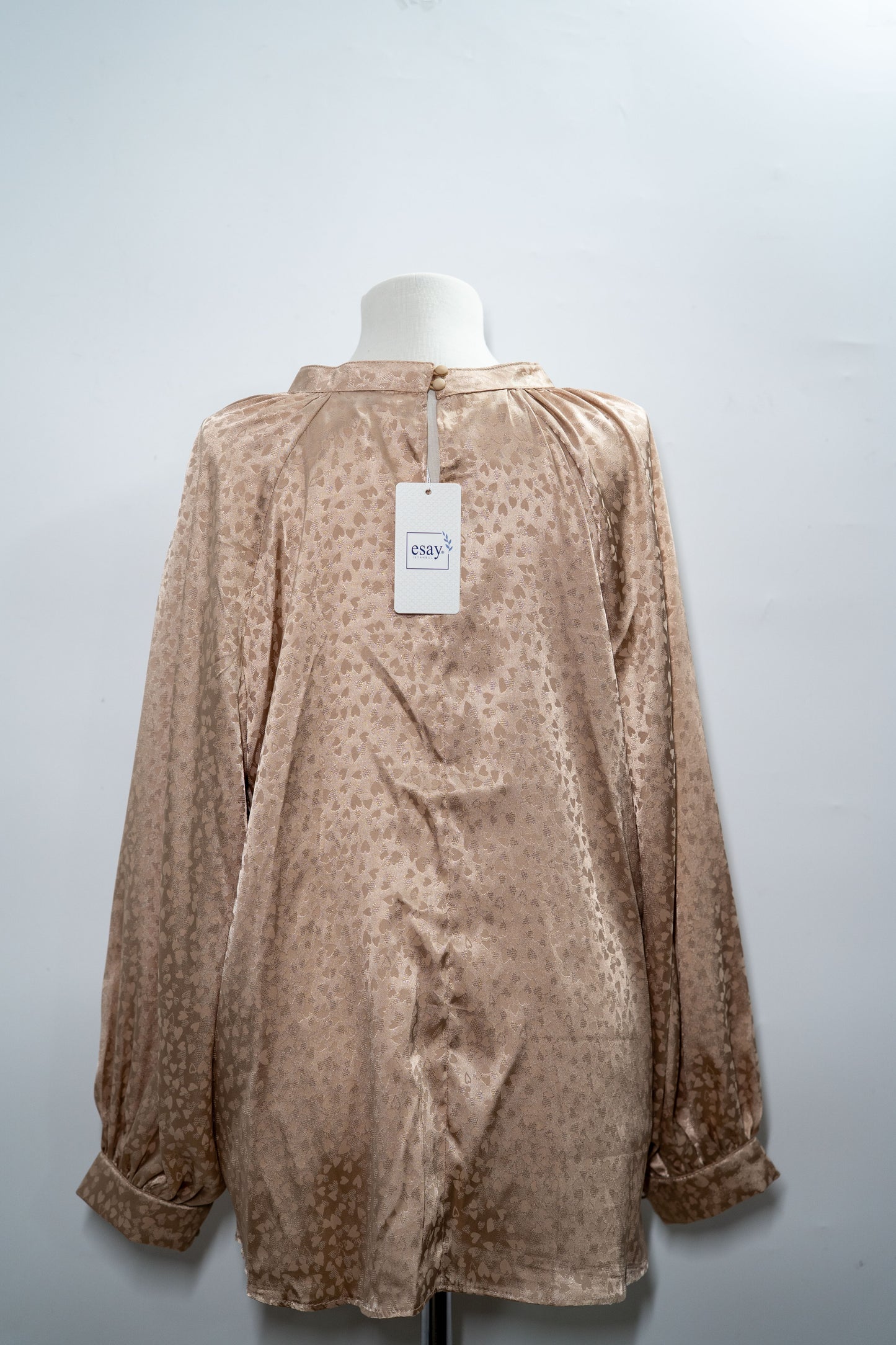 Bluză elegantă "Golden Petal" cu floare decorativă