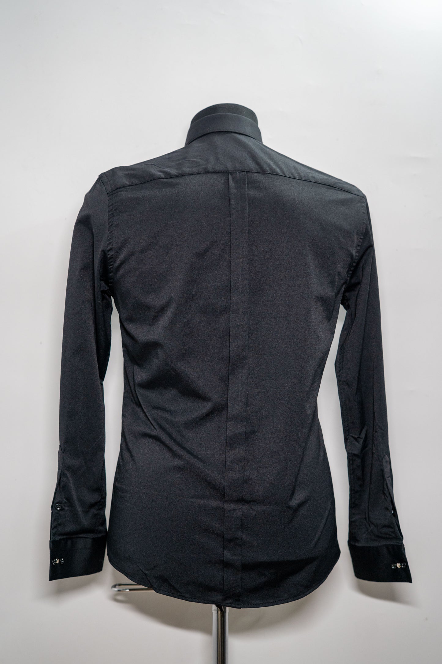 Cămașă elegantă "Noir Line" cu nasturi ascunși