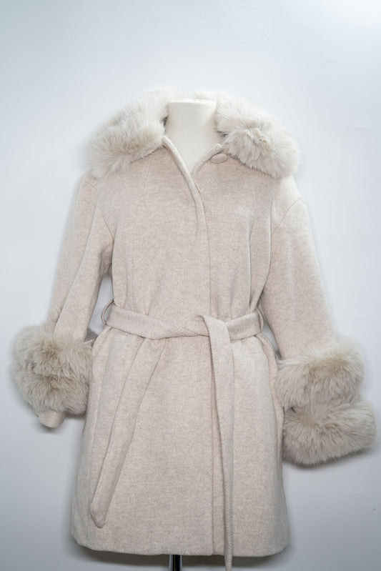 Aurora Élégance – Palton Regal cu blană care imită prefect blana naturală