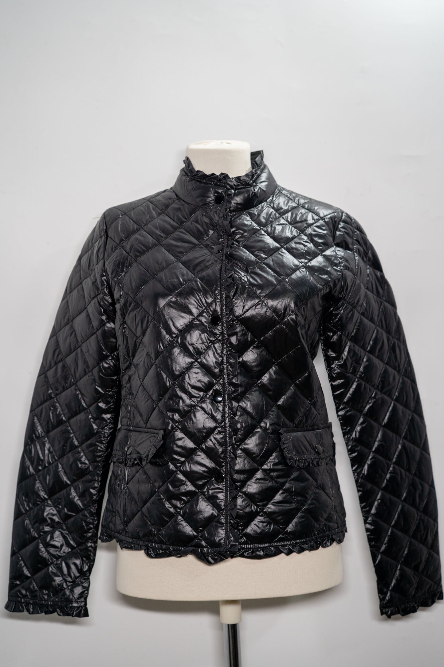 Geacă "Midnight Ruffle" matlasată cu detalii plisate