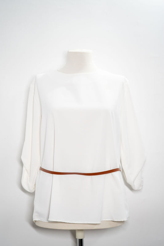 Bluză elegantă "White Whisper" cu detalii fine și cordon