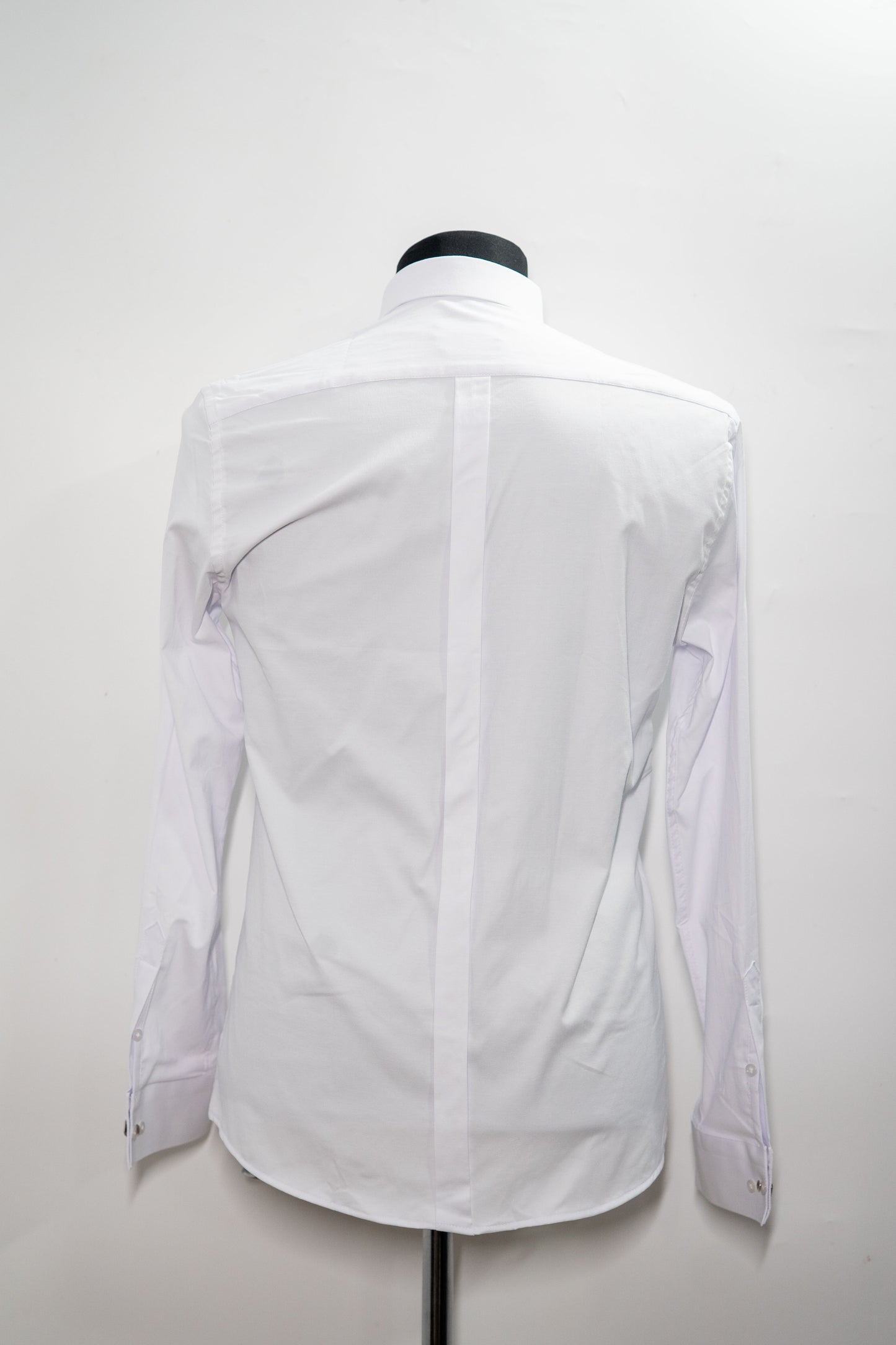 Cămașă elegantă "White Precision" cu închidere ascunsă