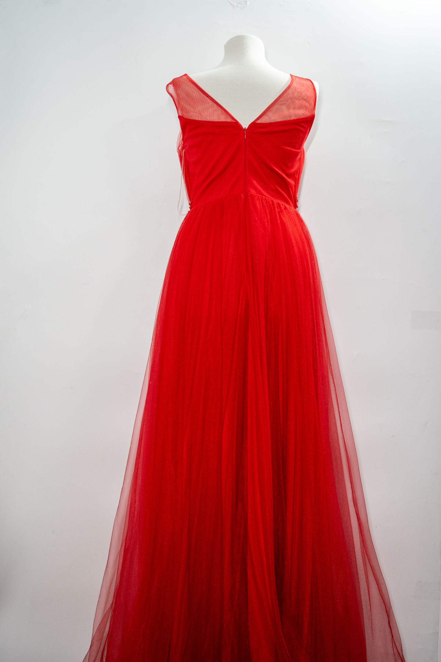 Rochie elegantă "Scarlet Grace" cu broderie și aplicații florale