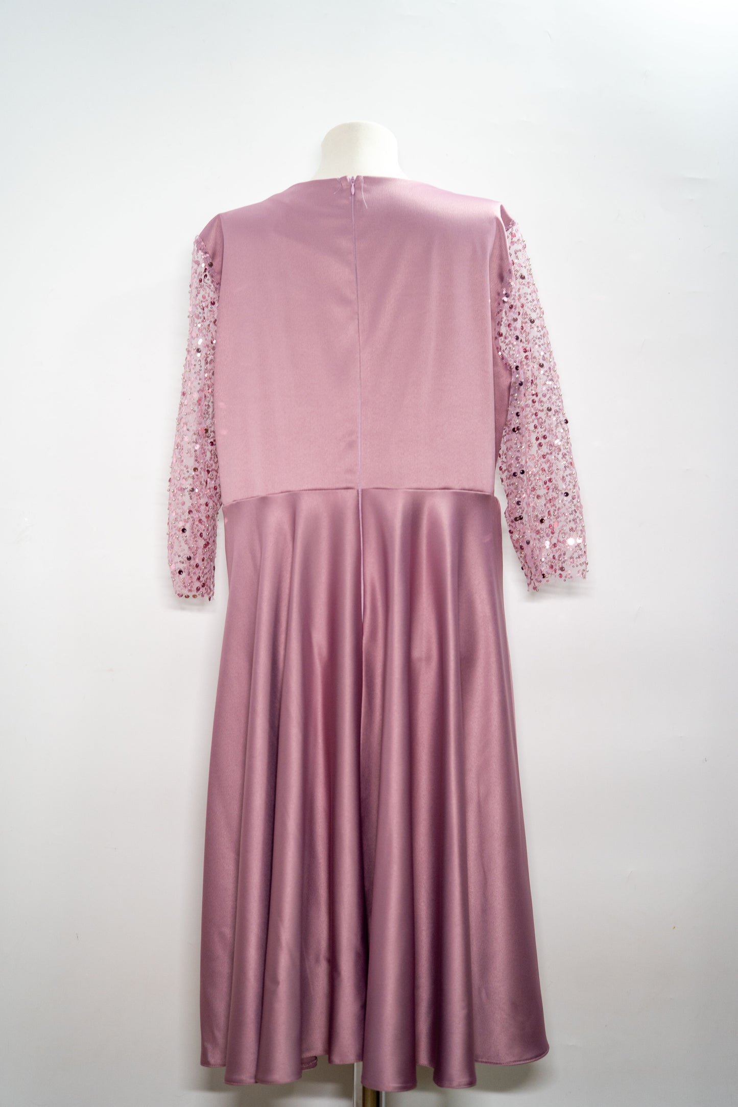 Rochie elegantă "Mauve Shine" cu mâneci din voal și aplicații strălucitoare