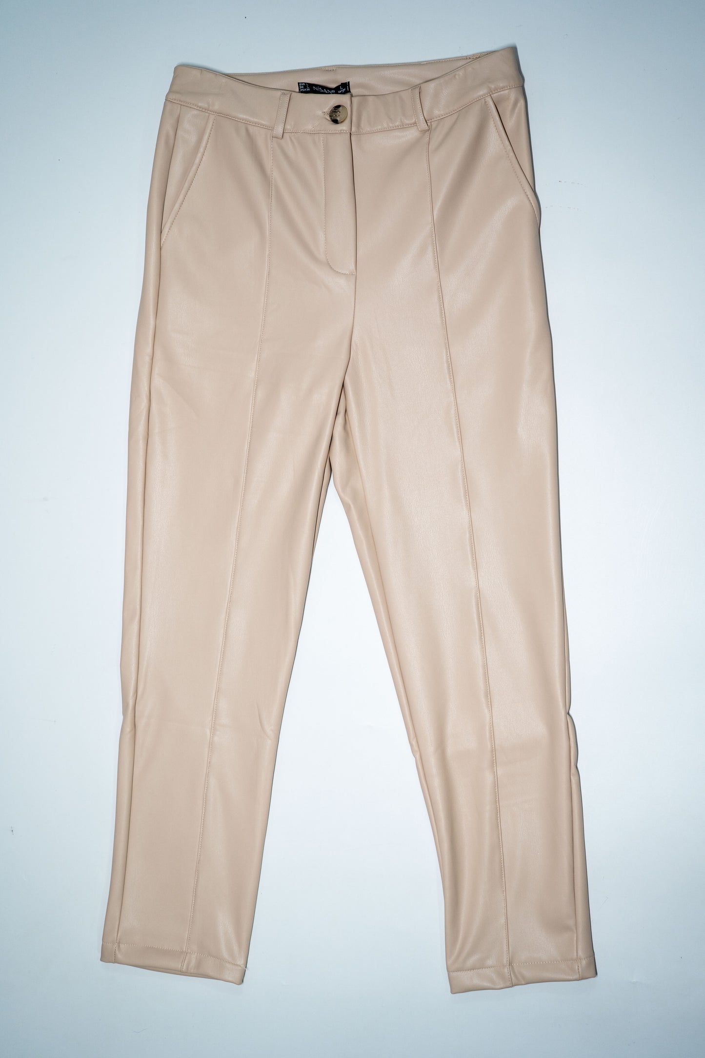 Pantaloni eleganți "Sand Edge" din piele ecologică cu finisaj lucios